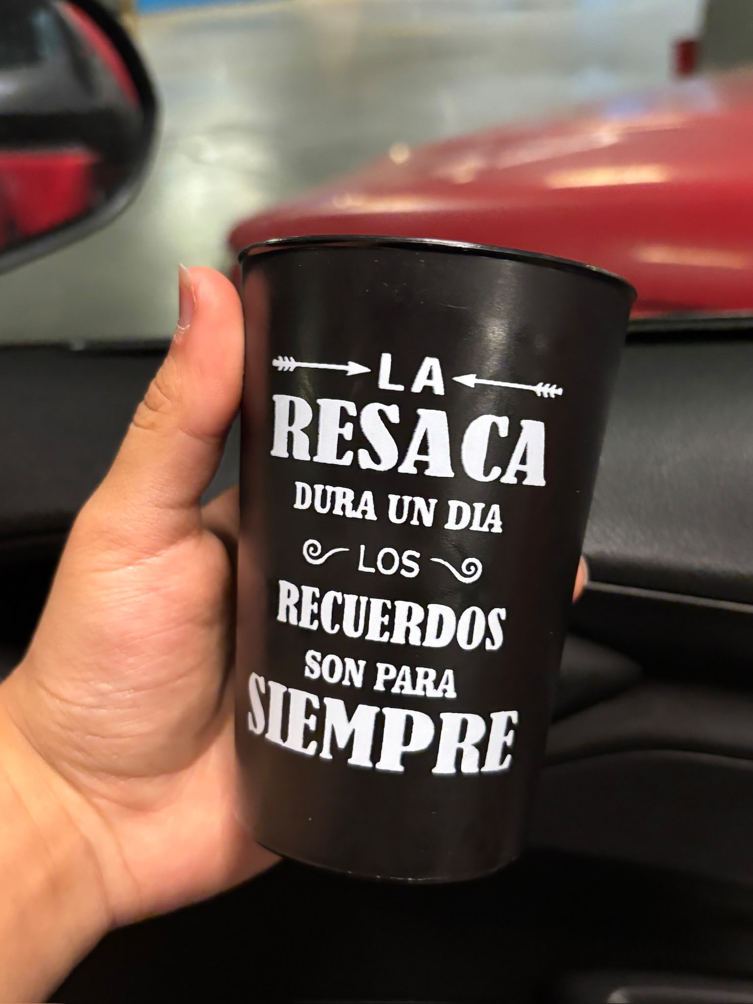 Vaso personalizado con frase La Resaca dura un día